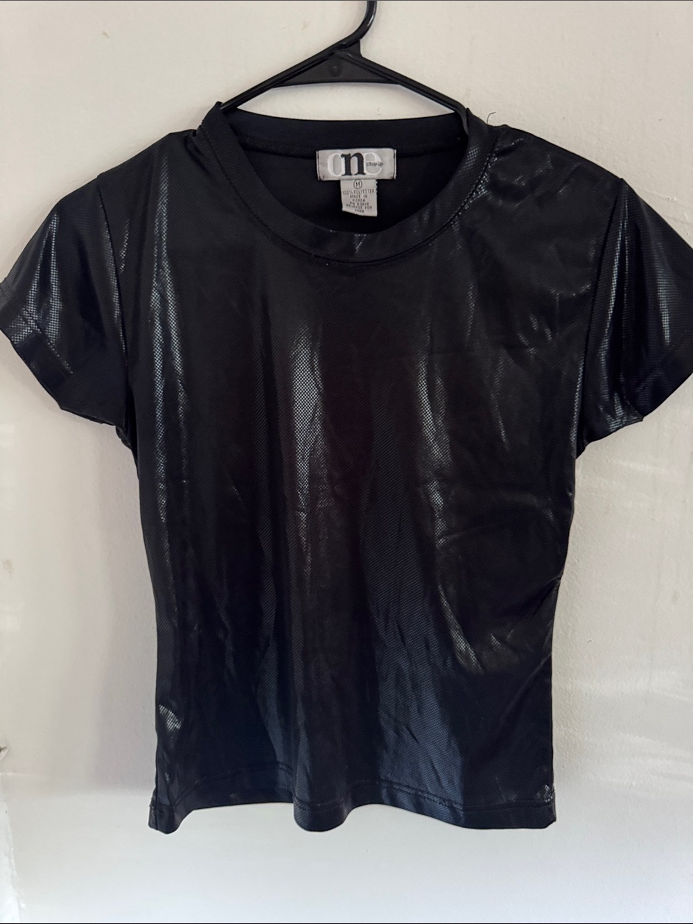 ONE step up Medium Shiny Black Short Sleeve Top